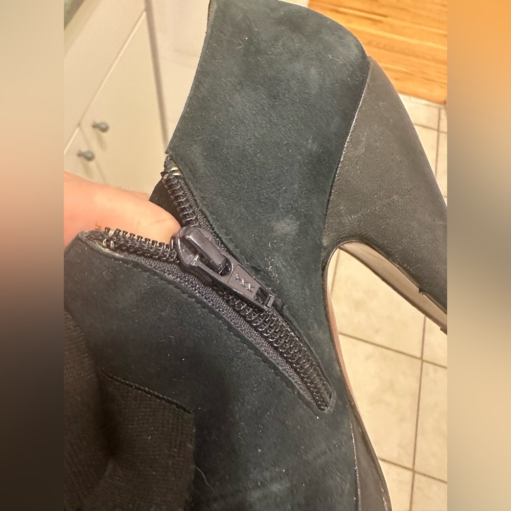 Chie Mihara Navy Blue Suede and Leather Heels with Bow Detail Size 36 1/2 - Picture 6 of 16